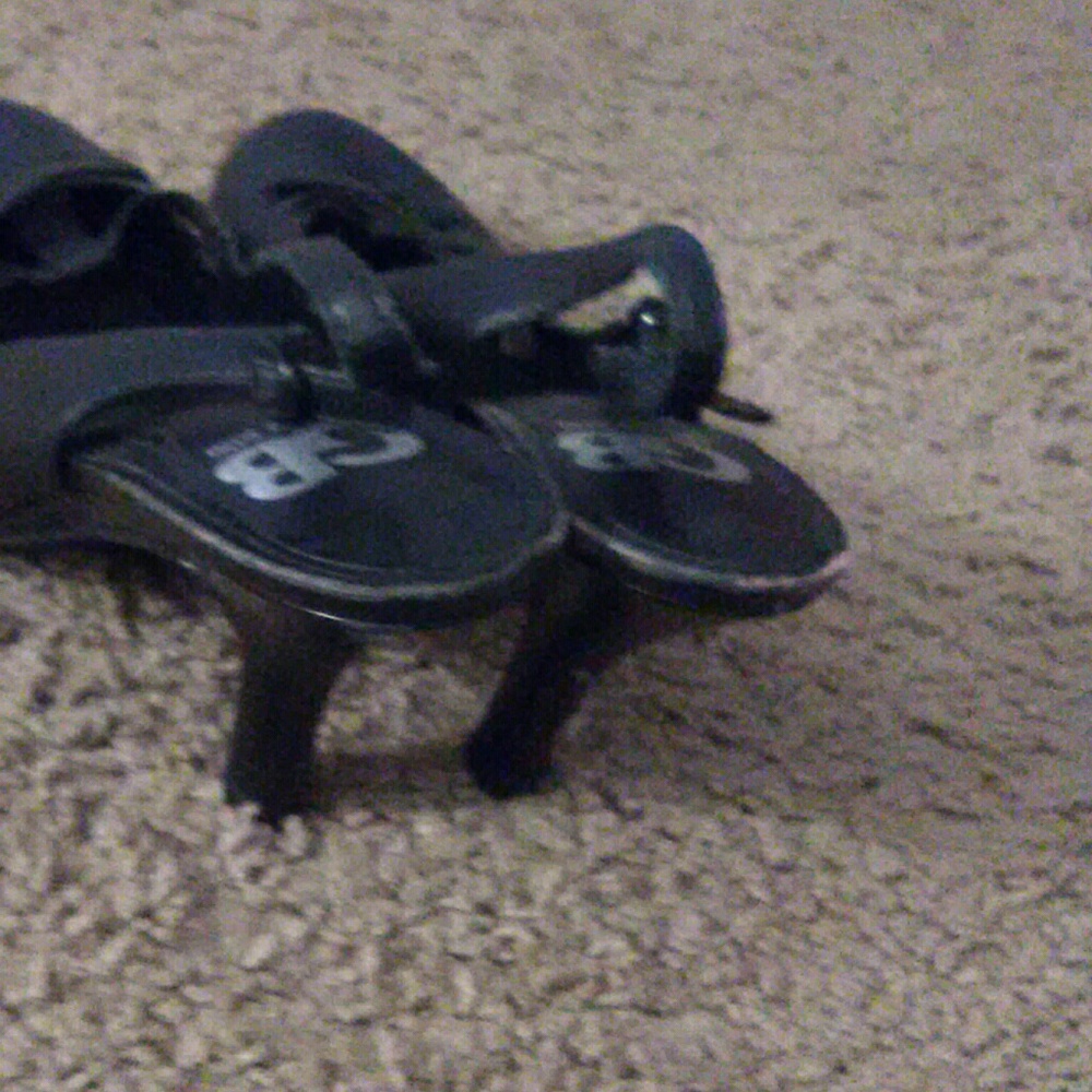 Heels - Picture 2 of 4
